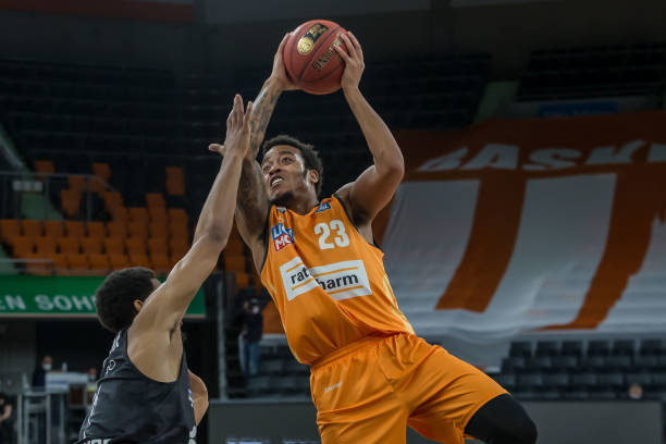 但他已经在 但他已经在